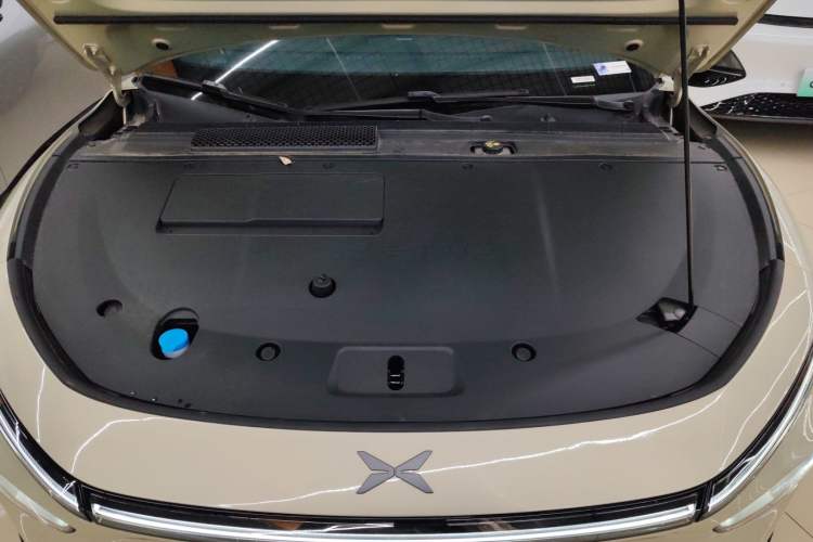 Used XPeng P7+ 2024 Long-Range Max Engine Bay