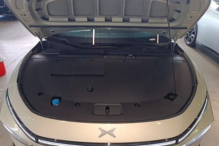 Used XPeng P7+ 2024 Long-Range Max Engine Bay
