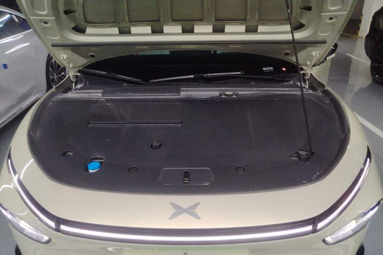 Used XPeng P7+ 2024 Ultra-Long Range Max Engine Bay