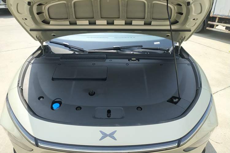 Used XPeng P7+ 2024 Ultra-Long Range Max Engine Bay
