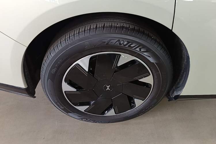 Used XPeng P7+ 2024 Long-Range Max Exterior 5