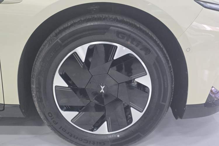 Used XPeng P7+ 2024 Long-Range Max Exterior 6