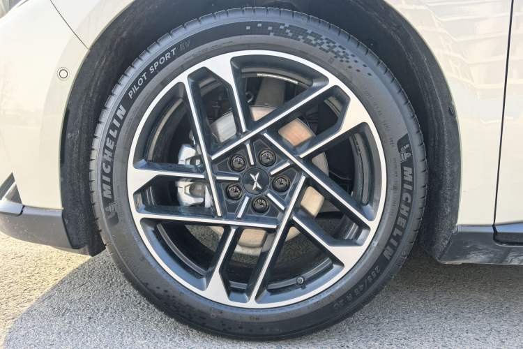 Used XPeng P7+ 2024 Long-Range Max Exterior 8