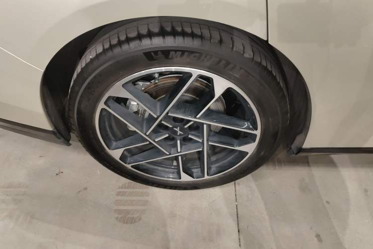 Used XPeng P7+ 2024 Long-Range Max Exterior 8