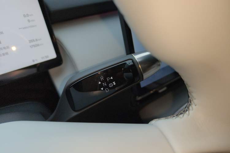 Used XPeng P7+ 2024 Ultra-Long Range Max Gear Lever