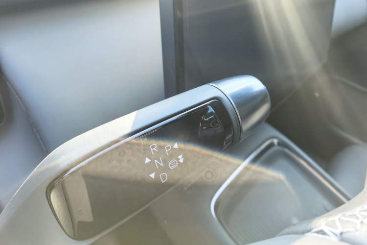 Used XPeng P7+ 2024 Long-Range Max Gear Lever