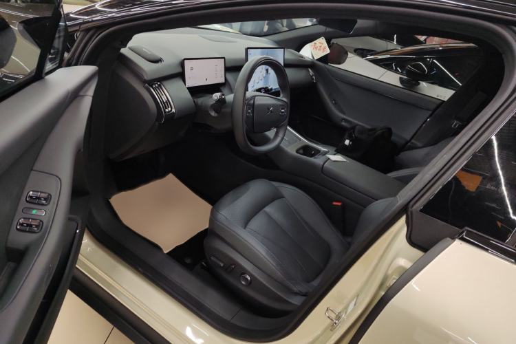 Used XPeng P7+ 2024 Long-Range Max Interior 3