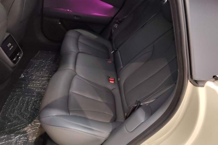 Used XPeng P7+ 2024 Long-Range Max Interior 4