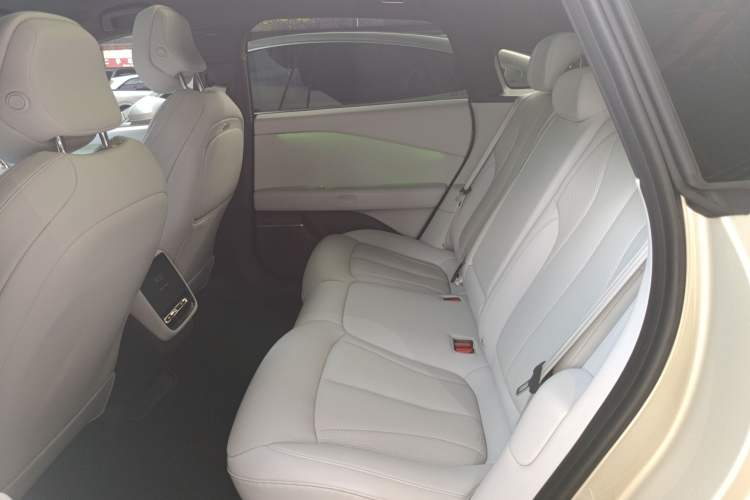 Used XPeng P7+ 2024 Long-Range Max Interior 4