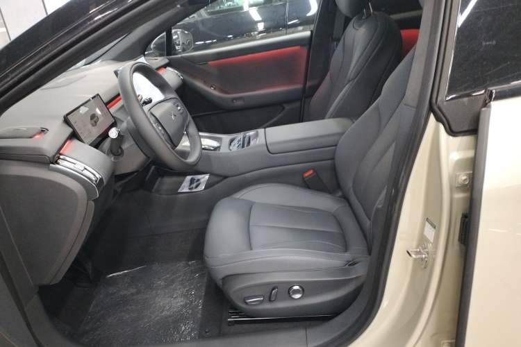 Used XPeng P7+ 2024 Long-Range Max Left Front Seat