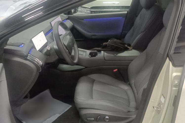 Used XPeng P7+ 2024 Long-Range Max Left Front Seat