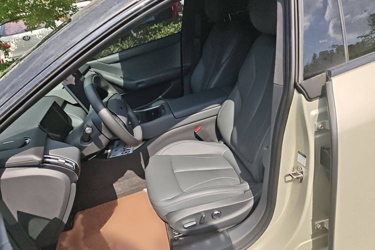 Used XPeng P7+ 2024 Long-Range Max Left Front Seat