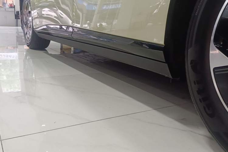Used XPeng P7+ 2024 Long-Range Max Left Side Sill