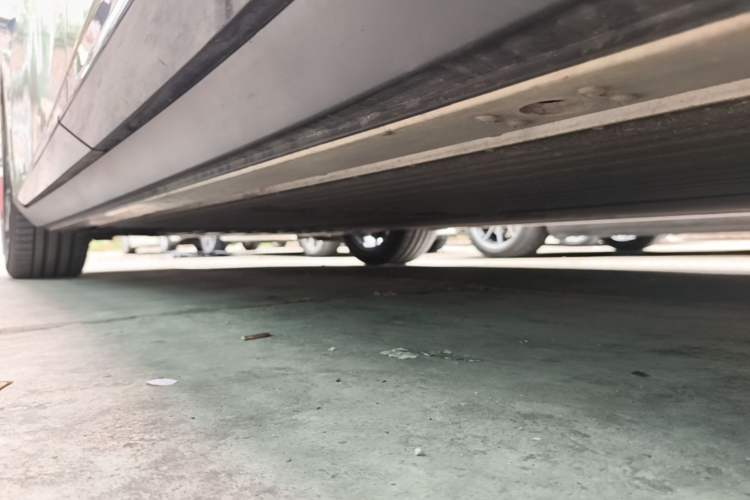 Used XPeng P7+ 2024 Long-Range Max Left Side Sill