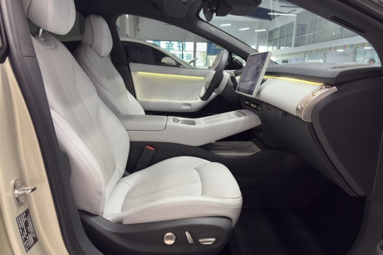 Used XPeng P7+ 2024 Long-Range Max Right Front Seat