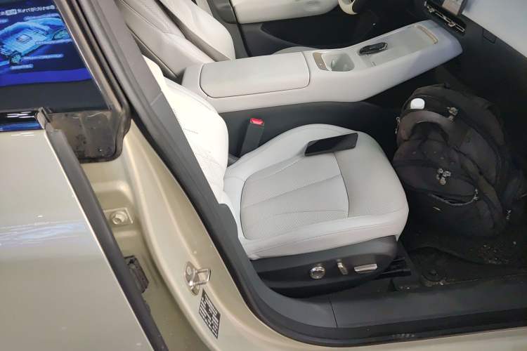 Used XPeng P7+ 2024 Ultra-Long Range Max Right Front Seat