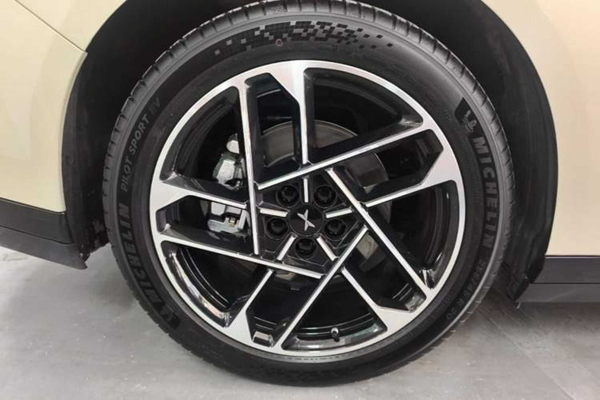 Used XPeng P7+ 2024 Long-Range Max Right Rear Wheel Hub