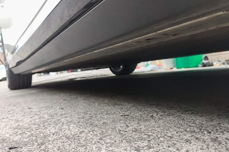 Used XPeng P7+ 2024 Long-Range Max Right Side Sill