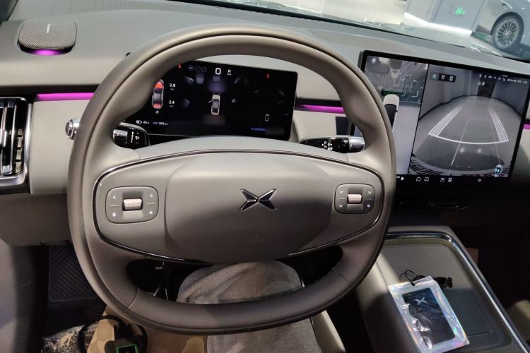 Used XPeng P7+ 2024 Long-Range Max Steering Wheel
