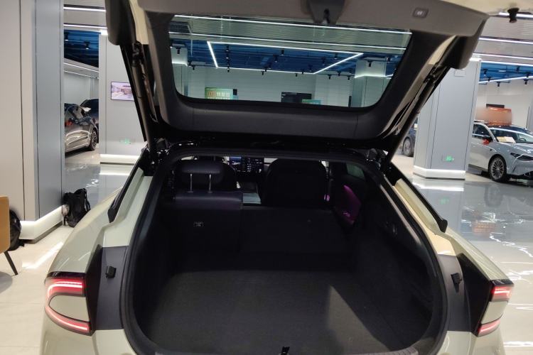 Used XPeng P7+ 2024 Long-Range Max Trunk