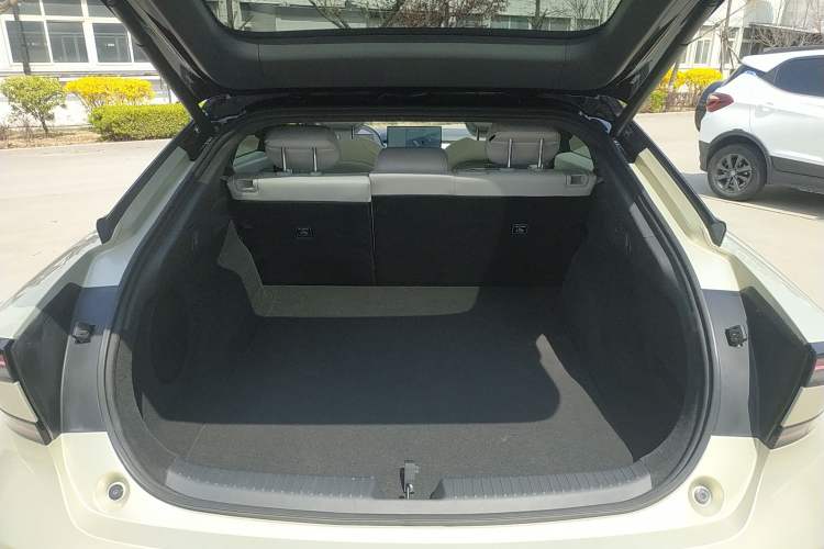 Used XPeng P7+ 2024 Ultra-Long Range Max Trunk