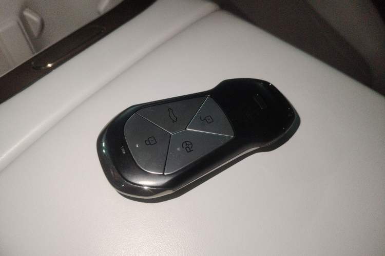 Used XPeng P7+ 2024 Ultra-Long Range Max Vehicle Key