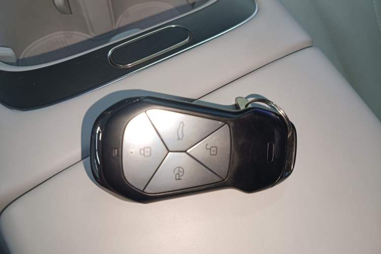 Used XPeng P7+ 2024 Ultra-Long Range Max Vehicle Key