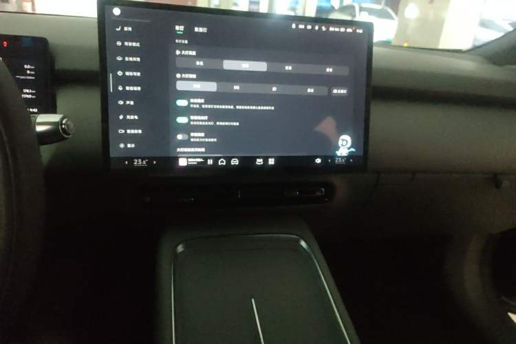 Used XPeng P7+ 2025 Ultra-Long Range Max Flagship Edition Audio And AC Panel
