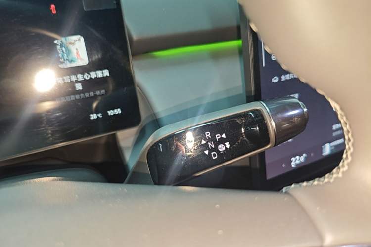 Used XPeng P7+ 2025 Ultra-Long Range Max Flagship Edition Gear Lever