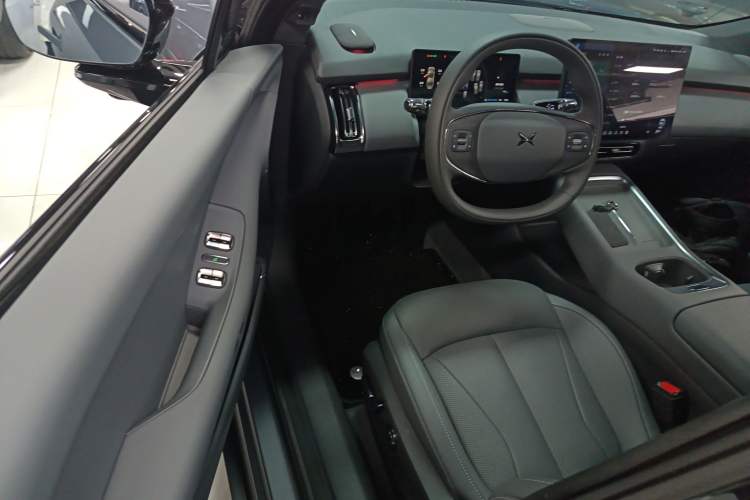 Used XPeng P7+ 2025 Ultra-Long Range Max Flagship Edition Interior 3