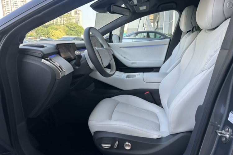 Used XPeng P7+ 2025 Ultra-Long Range Max Flagship Edition Interior 3