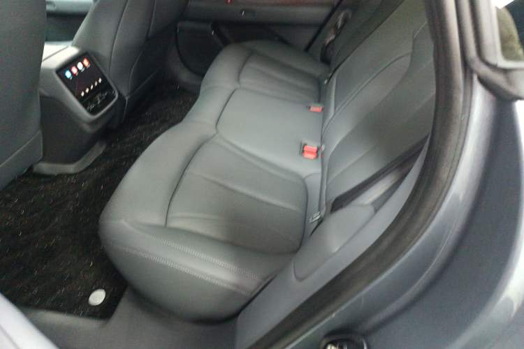 Used XPeng P7+ 2025 Ultra-Long Range Max Flagship Edition Interior 4