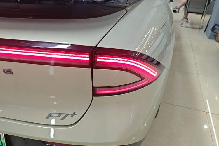 Used XPeng P7+ 2025 Ultra-Long Range Max Flagship Edition Right Rear Taillight