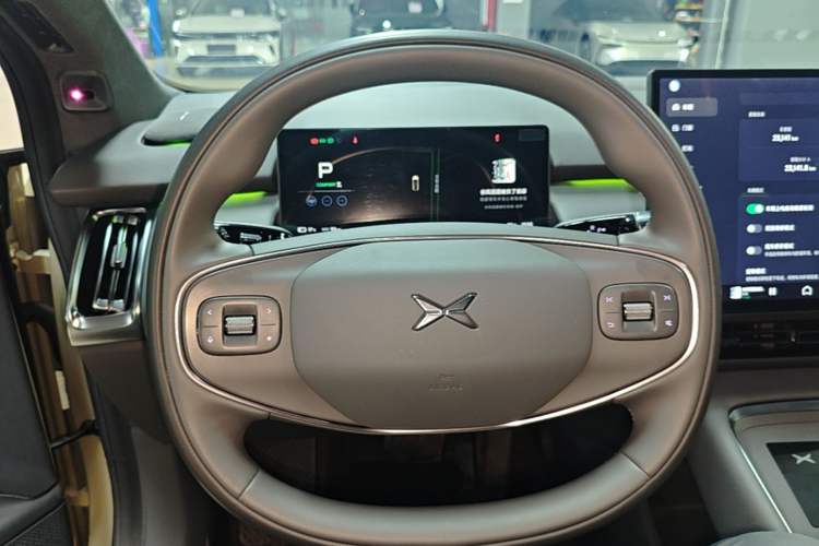 Used XPeng P7+ 2025 Ultra-Long Range Max Flagship Edition Steering Wheel
