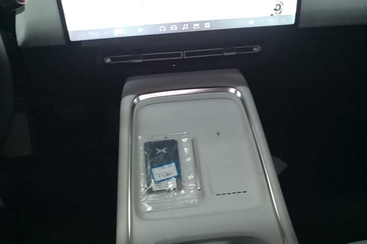 Used XPeng P7+ 2025 Ultra-Long Range Max Flagship Edition Gear Lever