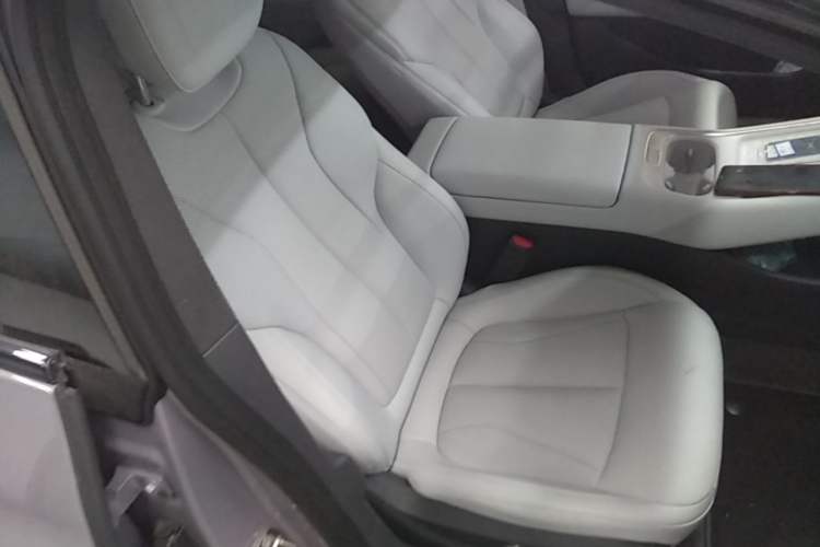 Used XPeng P7+ 2025 Ultra-Long Range Max Flagship Edition Right Front Seat