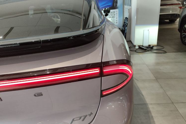 Used XPeng P7+ 2025 Ultra-Long Range Max Flagship Edition Right Rear Taillight