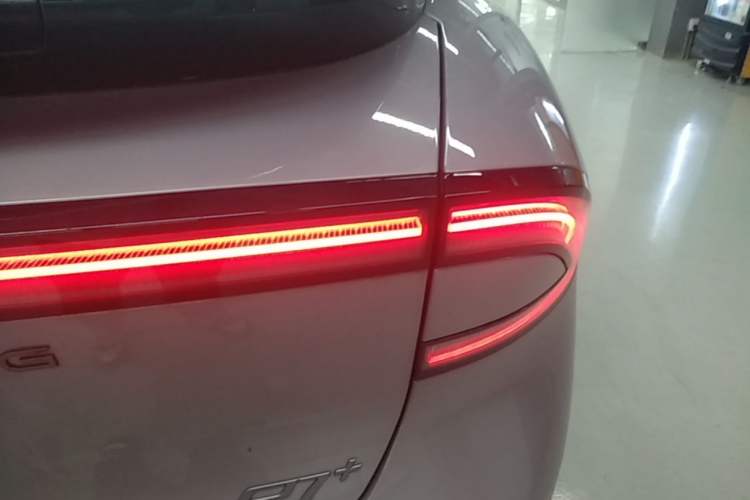 Used XPeng P7+ 2025 Ultra-Long Range Max Flagship Edition Right Rear Taillight