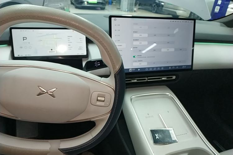 Used XPeng P7+ 2025 Ultra-Long Range Max Flagship Edition Center Console