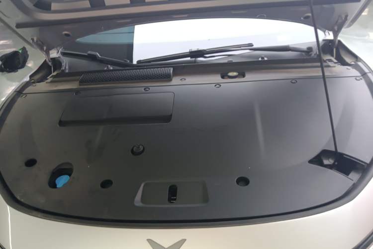 Used XPeng P7+ 2025 Ultra-Long Range Max Flagship Edition Engine Bay