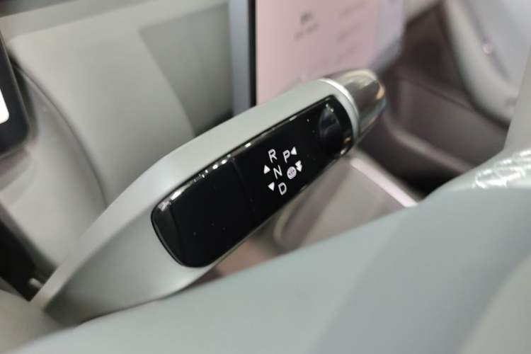 Used XPeng P7+ 2025 Ultra-Long Range Max Flagship Edition Gear Lever