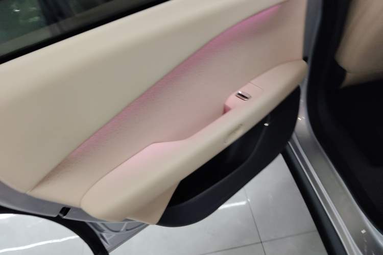 Used XPeng P7+ 2025 Ultra-Long Range Max Flagship Edition Left Rear Door Interior
