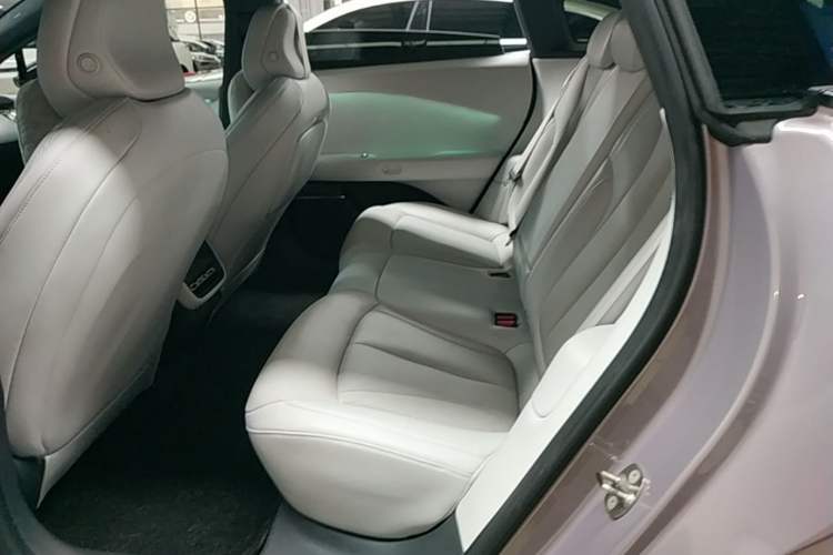 Used XPeng P7+ 2025 Ultra-Long Range Max Flagship Edition Left Rear Seat