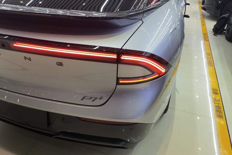 Used XPeng P7+ 2025 Ultra-Long Range Max Flagship Edition Right Rear Taillight
