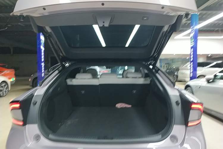 Used XPeng P7+ 2025 Ultra-Long Range Max Flagship Edition Trunk
