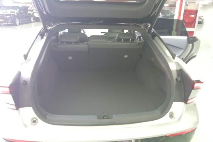Used XPeng P7+ 2025 Ultra-Long Range Max Flagship Edition Trunk