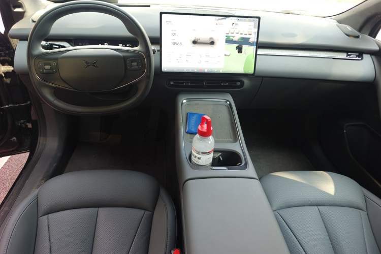 Used XPeng P7+ 2026 Model, Range-Extended 1550 Max Tech Edition Center Console