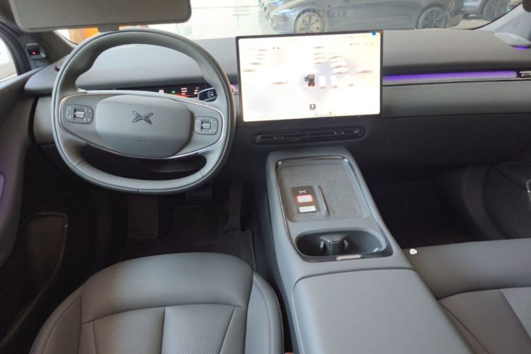 Used XPeng P7+ 2026 Model, Range-Extended 1550 Max Flagship Edition Center Console