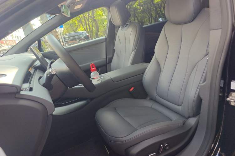 Used XPeng P7+ 2026 Model, Range-Extended 1550 Max Tech Edition Left Front Seat
