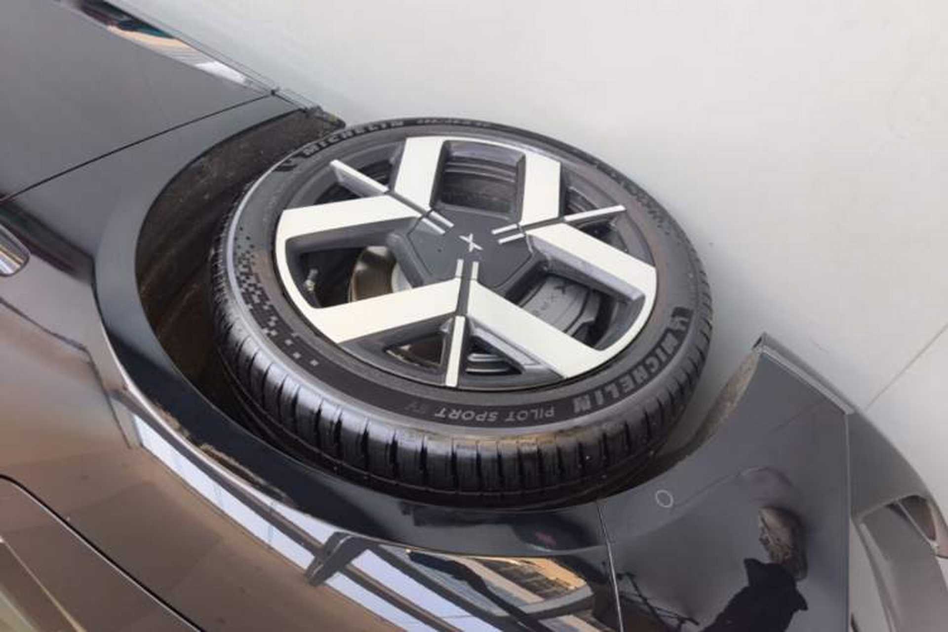 Used XPeng P7+ 2026 Model, Range-Extended 1550 Max Flagship Edition Left Front Wheel Hub
